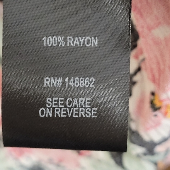 ❤️TORRID Floral Crinkle Gauze 3/4 sleeve high low tunic top - Picture 10 of 11